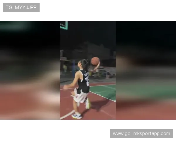 篮球少年用努力诠释奋斗意义，少年篮球励志