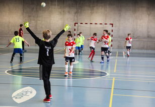 mk体育下载-四国蝶泳转身用时差距仅0.07秒，蝶泳转身动作